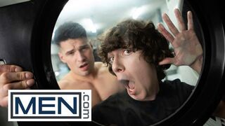 DUDES - Cristiano Gets So Dickstracted When He Witnesses Super-steamy Wolf Malik Delgaty Take Off His T-shirt