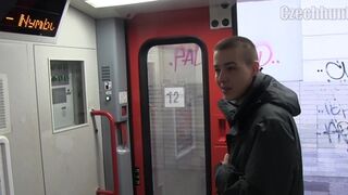 Czech Hunter: Using a 'College Project' to Tempt