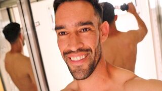 Torrid sport stud ambles naked on ass-pipe, elevator and heads to the street door. RISKY