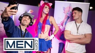 BOYS - Axelle Rose Gets His Lean Arse Banged By Bear Malik Delgaty And Gets His Jizm All Over Him