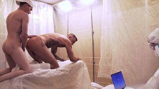 twinktop: Three-way of Dad, Stepson, and Beefy Victim