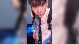 Elijahs insane & kinky undress after a lengthy day