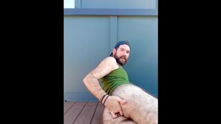 Jay Mason knuckles himself for first-ever time on rooftop