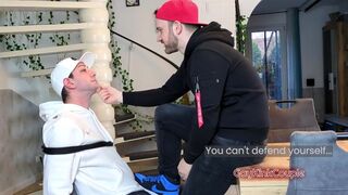 Trussed on a tabouret at his grace